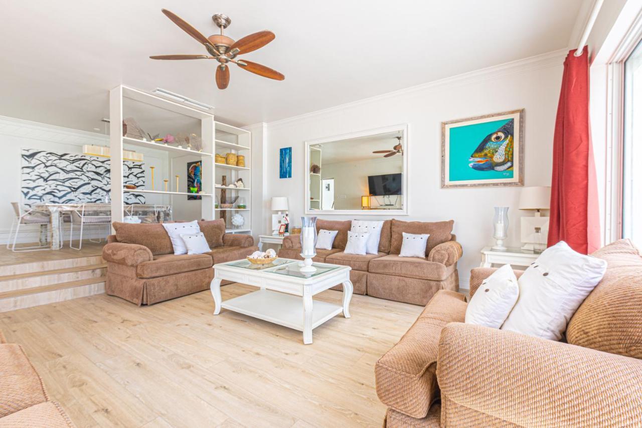 Caprice 5 -private Beachfront In Gated Community Holiday home Nassau