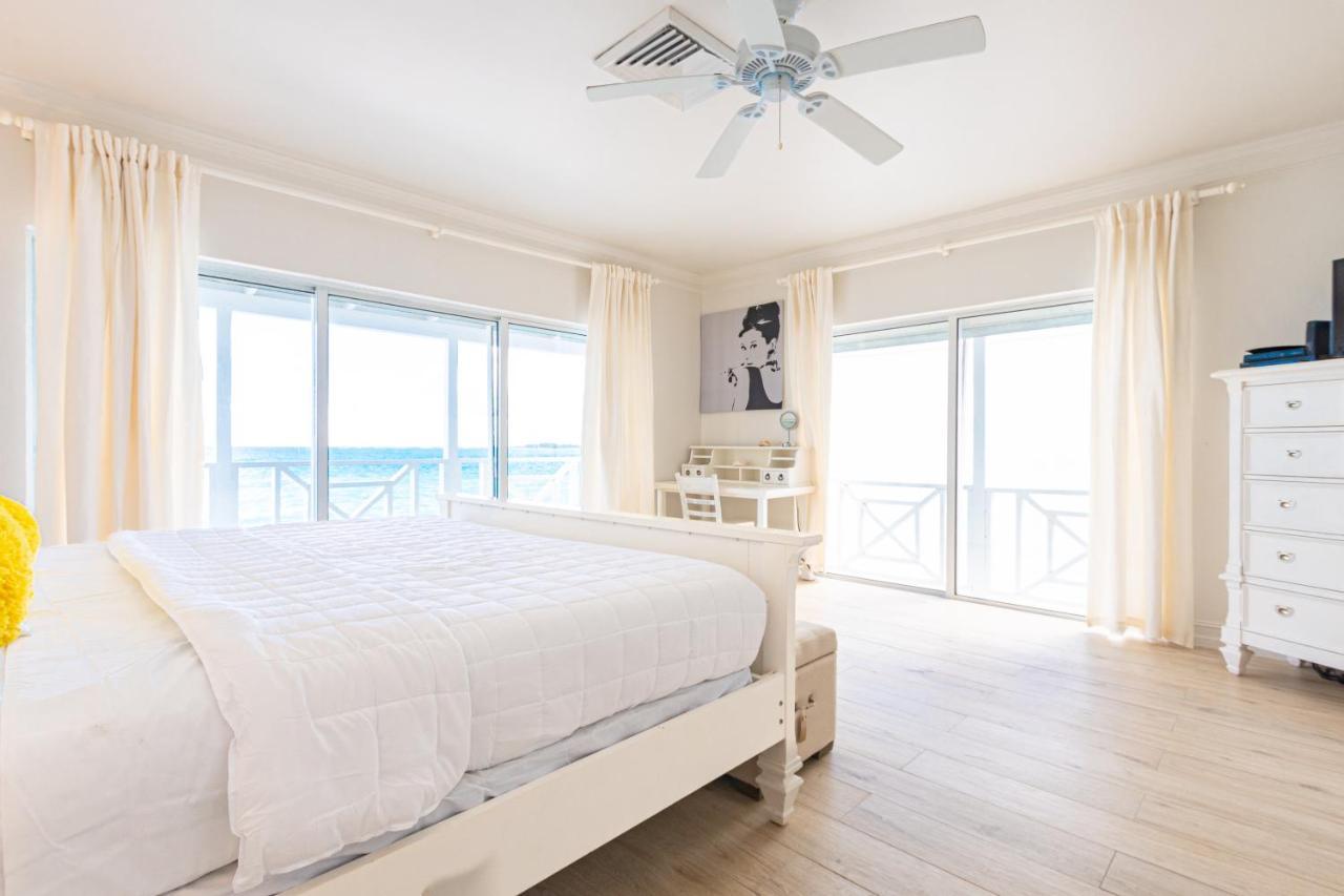 Holiday home Caprice 5 -private Beachfront In Gated Community