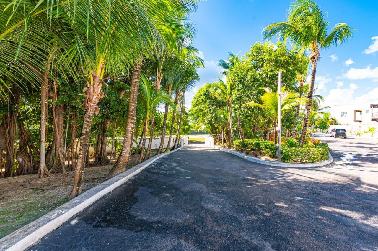 Caprice 5 -private Beachfront In Gated Community Holiday home Nassau
